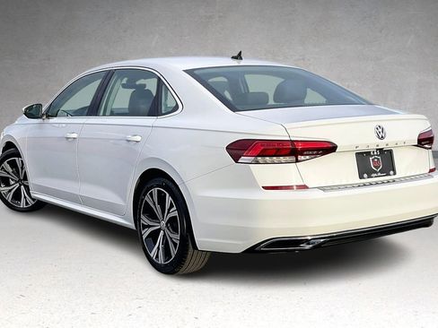 Used 2022 Volkswagen Passat 2.0T SE image 32