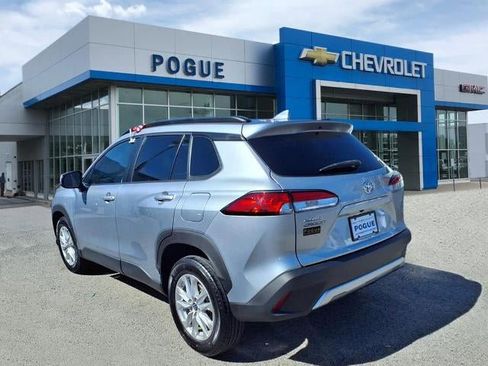 Used 2023 Toyota Corolla Cross LE image 3
