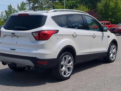 Certified 2019 Ford Escape Titanium FWD image 4