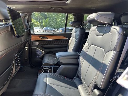 Certified 2024 Jeep Grand Cherokee L Summit AWD/4WD image 18