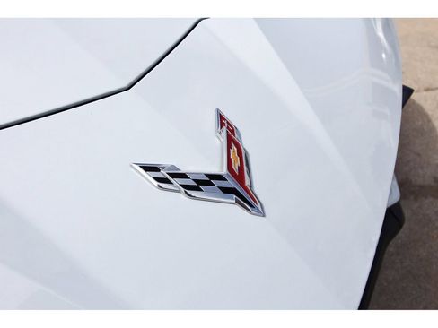 Used 2021 Chevrolet Corvette Stingray Premium Conv w/ Z51 Performance Package RWD image 8
