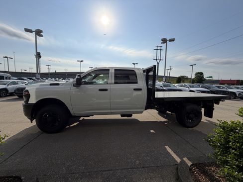 New 2026 RAM 3500 Tradesman AWD/4WD image 12