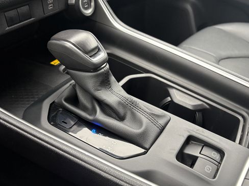 Used 2025 Toyota Grand Highlander AWD image 27