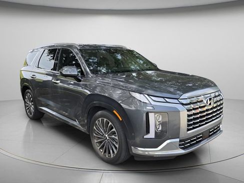 Used 2024 Hyundai Palisade Calligraphy FWD image 4