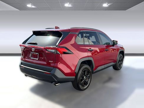 Used 2024 Toyota RAV4 XLE FWD image 9