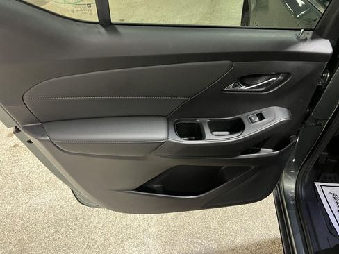 Used 2023 Chevrolet Traverse LT FWD image 21