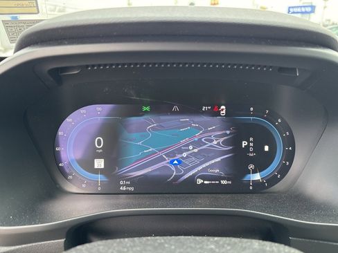 Used 2023 Volvo XC40 B5 Plus w/ Protection Package Premier image 19