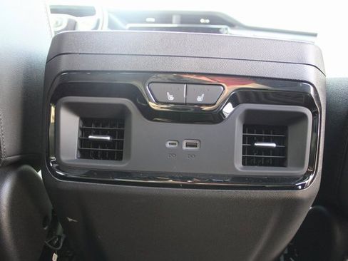 Used 2025 GMC Sierra 1500 AT4 w/ AT4 Premium Package image 24