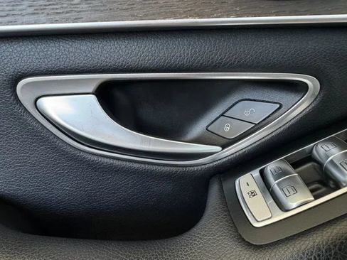 Used 2019 Mercedes-Benz C 300 4MATIC Sedan image 41