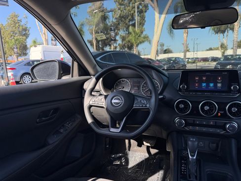 Used 2025 Nissan Sentra S FWD image 17
