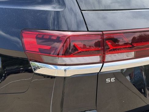 Used 2025 Volkswagen Atlas SE image 7