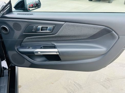 Used 2025 Ford Mustang Coupe RWD image 26