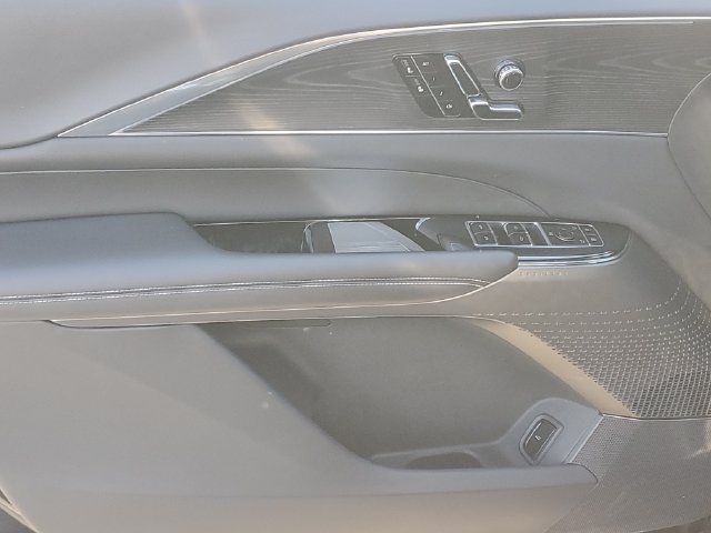 Certified 2024 Cadillac Lyriq Luxury AWD/4WD image 9