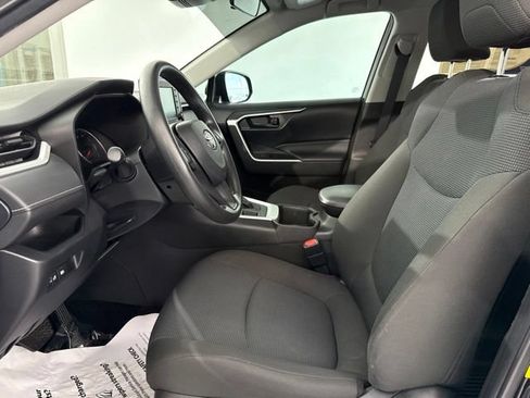 Used 2022 Toyota RAV4 LE AWD/4WD image 18
