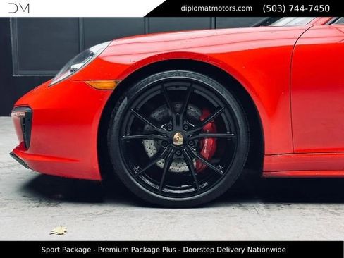 Used 2018 Porsche 911 Carrera 4S AWD/4WD image 38
