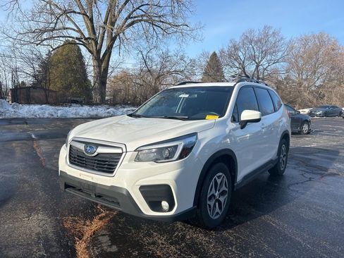 Used 2021 Subaru Forester Premium image 3