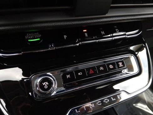 Certified 2025 Lincoln Corsair Reserve w/ Jet Appearance Package AWD/4WD image 24