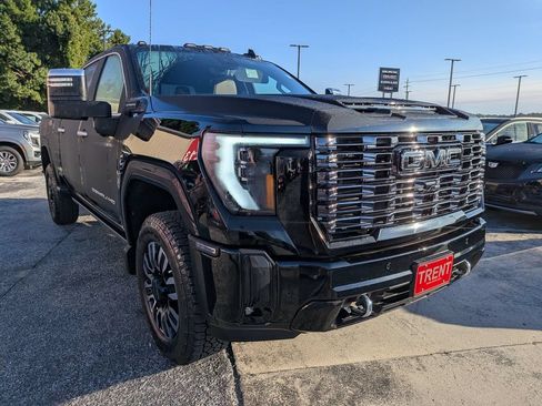 Used 2025 GMC Sierra 3500 Denali Ultimate AWD/4WD image 5
