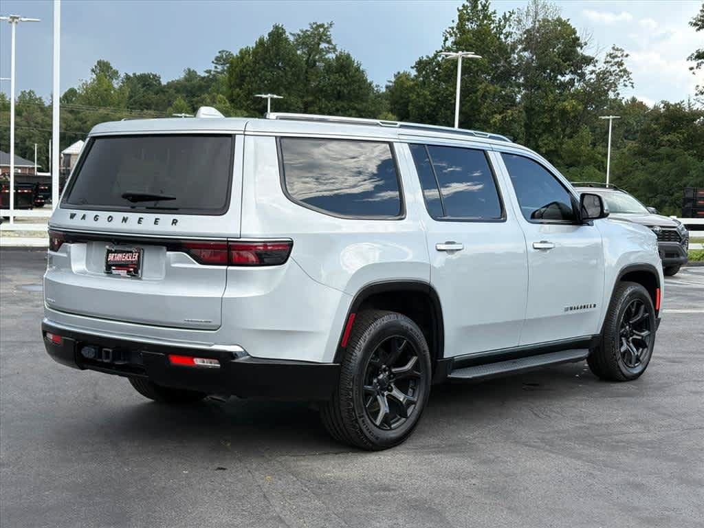 Used 2022 Jeep Wagoneer Series II AWD/4WD image 3