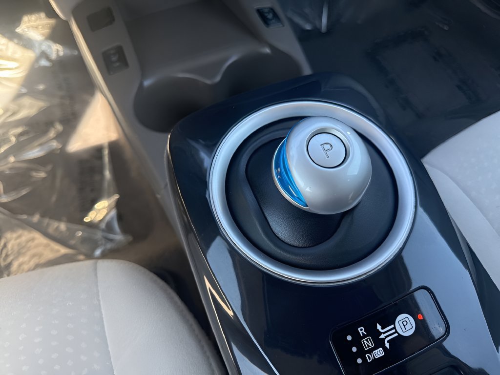 Used 2012 Nissan Leaf SV FWD image 16