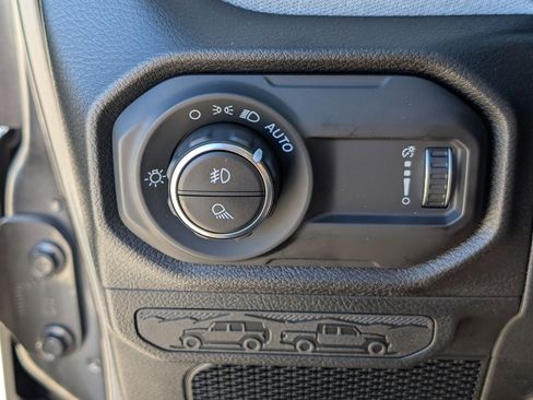 Used 2025 Jeep Gladiator Sport AWD/4WD image 22