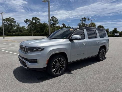 Used 2022 Jeep Grand Wagoneer Series III w/ Rear Seat Video Group 1 AWD/4WD image 7