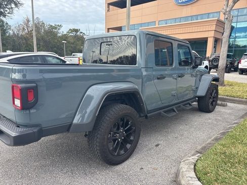 Used 2024 Jeep Gladiator Sport image 4