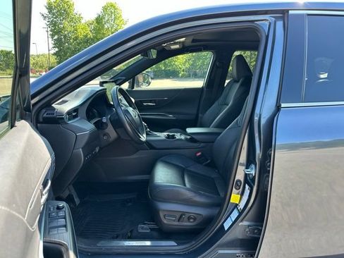 Used 2022 Toyota Venza Limited w/ Advanced Technology Package AWD/4WD image 9