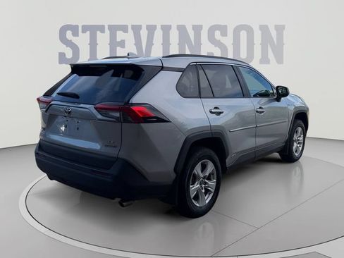 Used 2020 Toyota RAV4 LE w/ Carpet Mat Package AWD/4WD image 5