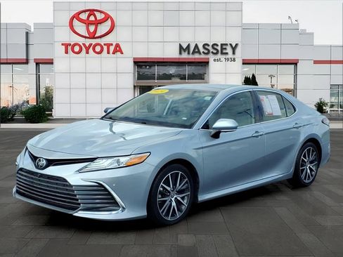 Used 2024 Toyota Camry XLE w/ Navigation Package FWD image 7