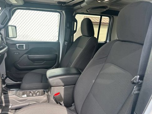 Used 2023 Jeep Wrangler Unlimited w/ Cold Weather Group AWD/4WD image 10