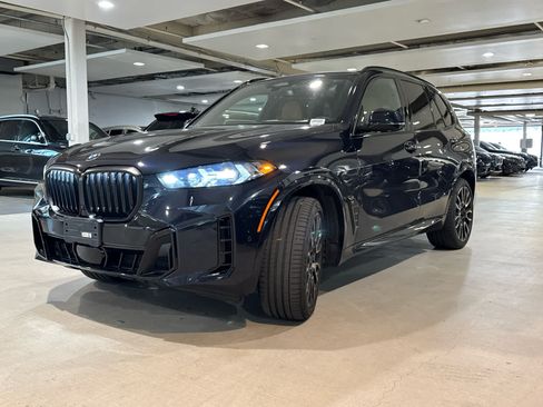 Used 2024 BMW X5 xDrive40i w/ M Sport Package AWD/4WD image 5