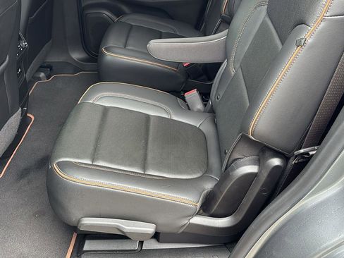 Certified 2023 GMC Acadia AT4 w/ Preferred Package image 15