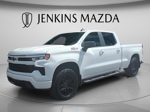 Used 2023 Chevrolet Silverado 1500 RST image 2