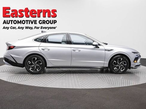 Used 2025 Hyundai Sonata SEL FWD image 4