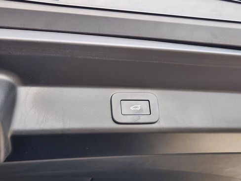 Used 2024 Land Rover Range Rover Sport SE image 30