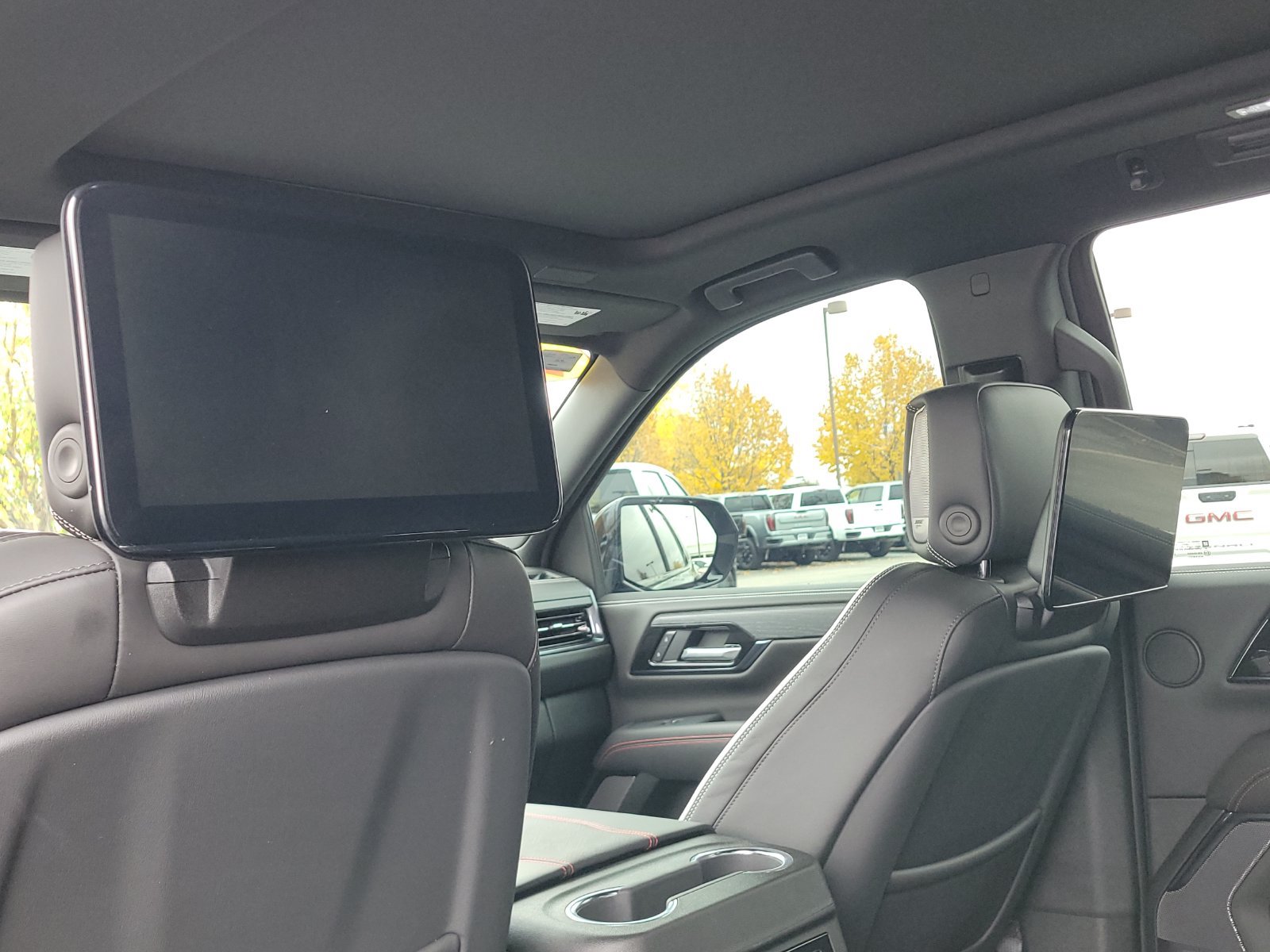 Used 2026 GMC Yukon AT4 Ultimate AWD/4WD image 12