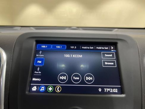 Used 2020 Chevrolet Equinox LT FWD image 12