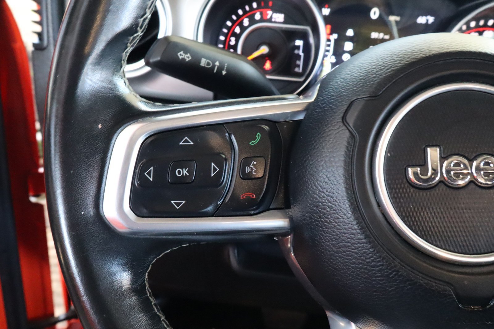 Used 2019 Jeep Wrangler Unlimited Sahara w/ Uconnect 4C Nav & Sound Group AWD/4WD image 25