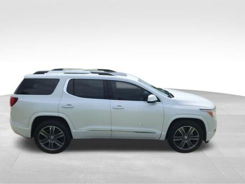 Used 2018 GMC Acadia Denali w/ Technology Package FWD image 2