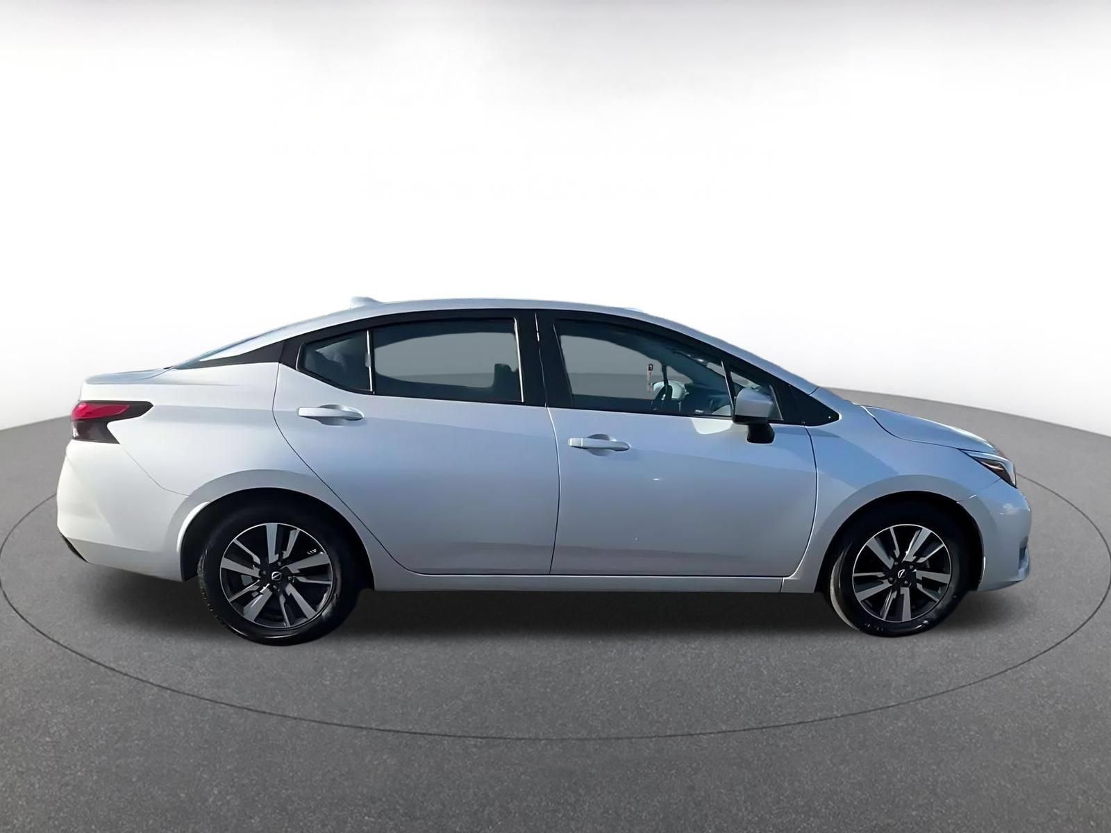 Used 2025 Nissan Versa SV FWD image 15