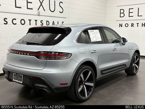 Used 2022 Porsche Macan AWD/4WD image 4