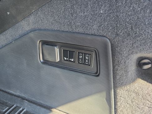 Used 2021 Cadillac Escalade ESV Sport Platinum w/ Heavy-Duty Trailer Package image 15