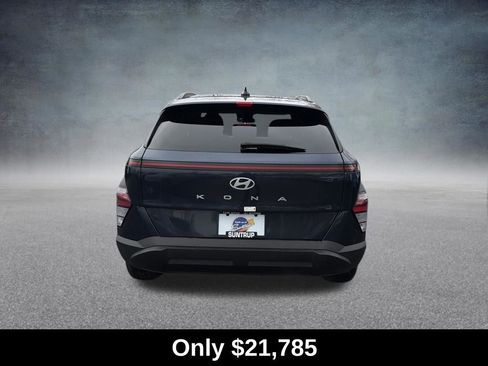 Used 2025 Hyundai Kona SEL image 4