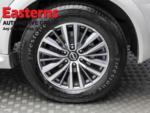 Used 2022 Nissan Armada SV w/ SV Appearance Package image 8