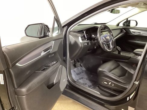 Used 2018 Cadillac XT5 Premium Luxury w/ Driver Assist Package AWD/4WD image 9