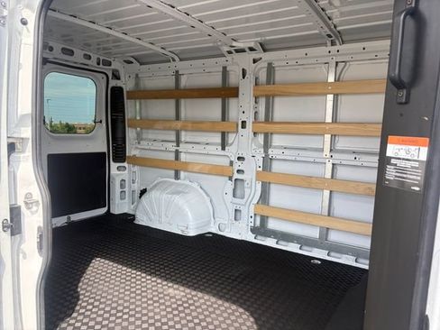 Used 2025 RAM ProMaster 2500 w/ U-Haul Equipment Group FWD image 15