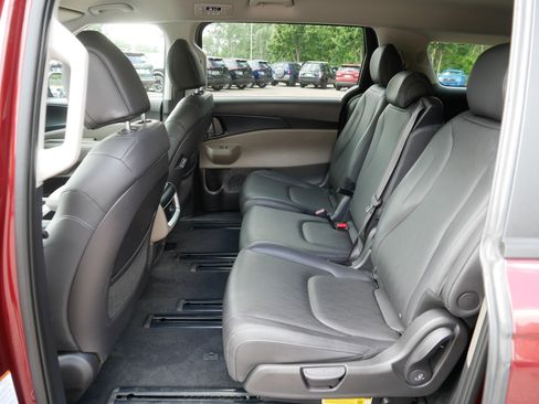 Certified 2026 Kia Carnival FWD image 35