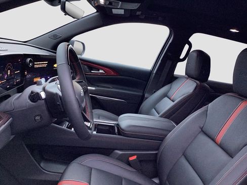 New 2026 Chevrolet Traverse RS w/ LPO, Floor Liner Package image 11