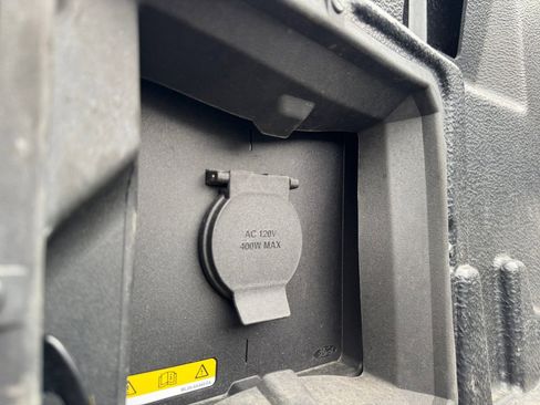 Certified 2022 Ford F150 XLT w/ Equipment Group 302A High image 18